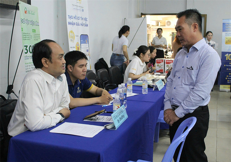 Nhóm lao động trung niên có nhiều kinh nghiệm vẫn khó tìm việc